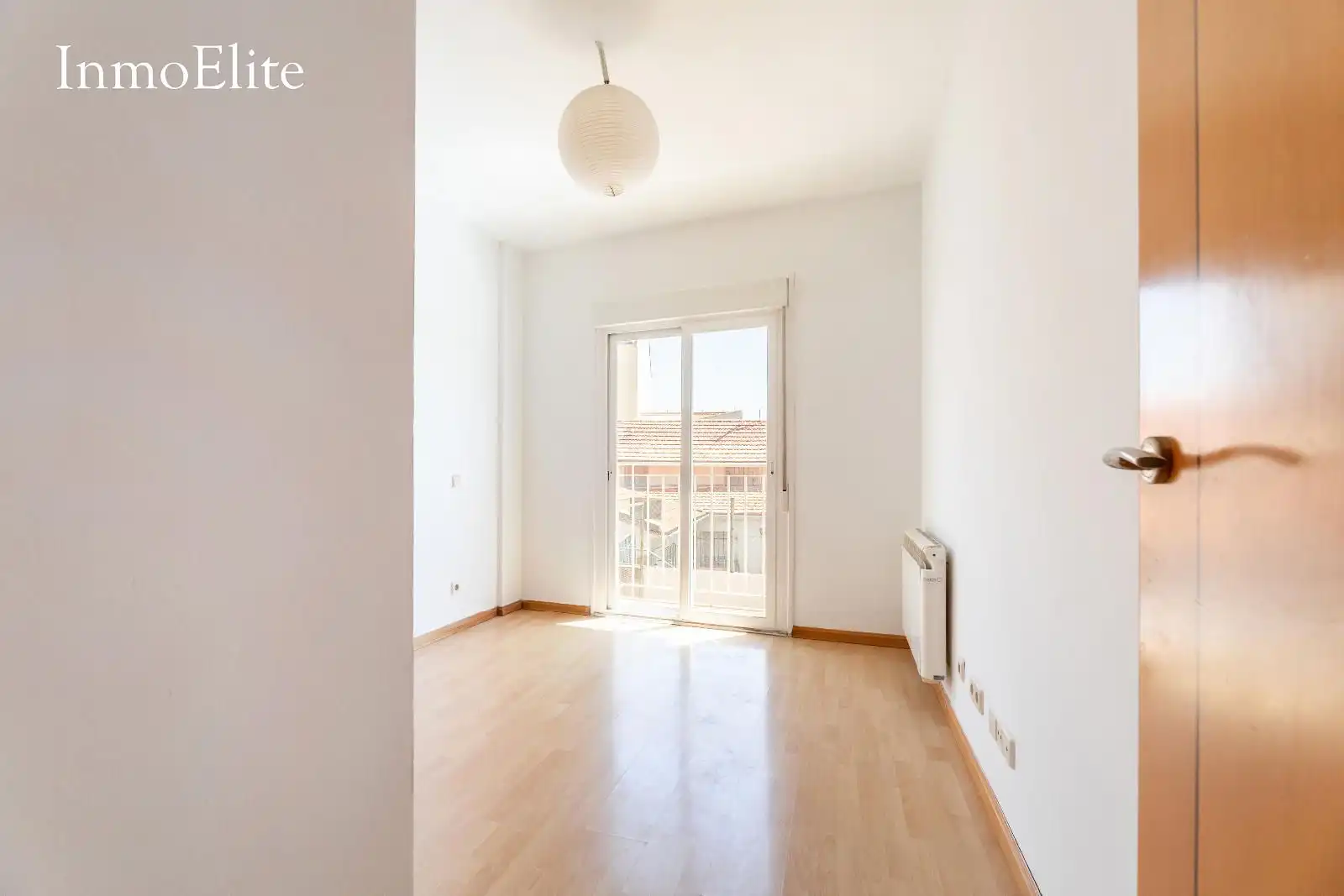 Habitación de Piso en venta en Madrid con Calefacción, Trastero y Horno