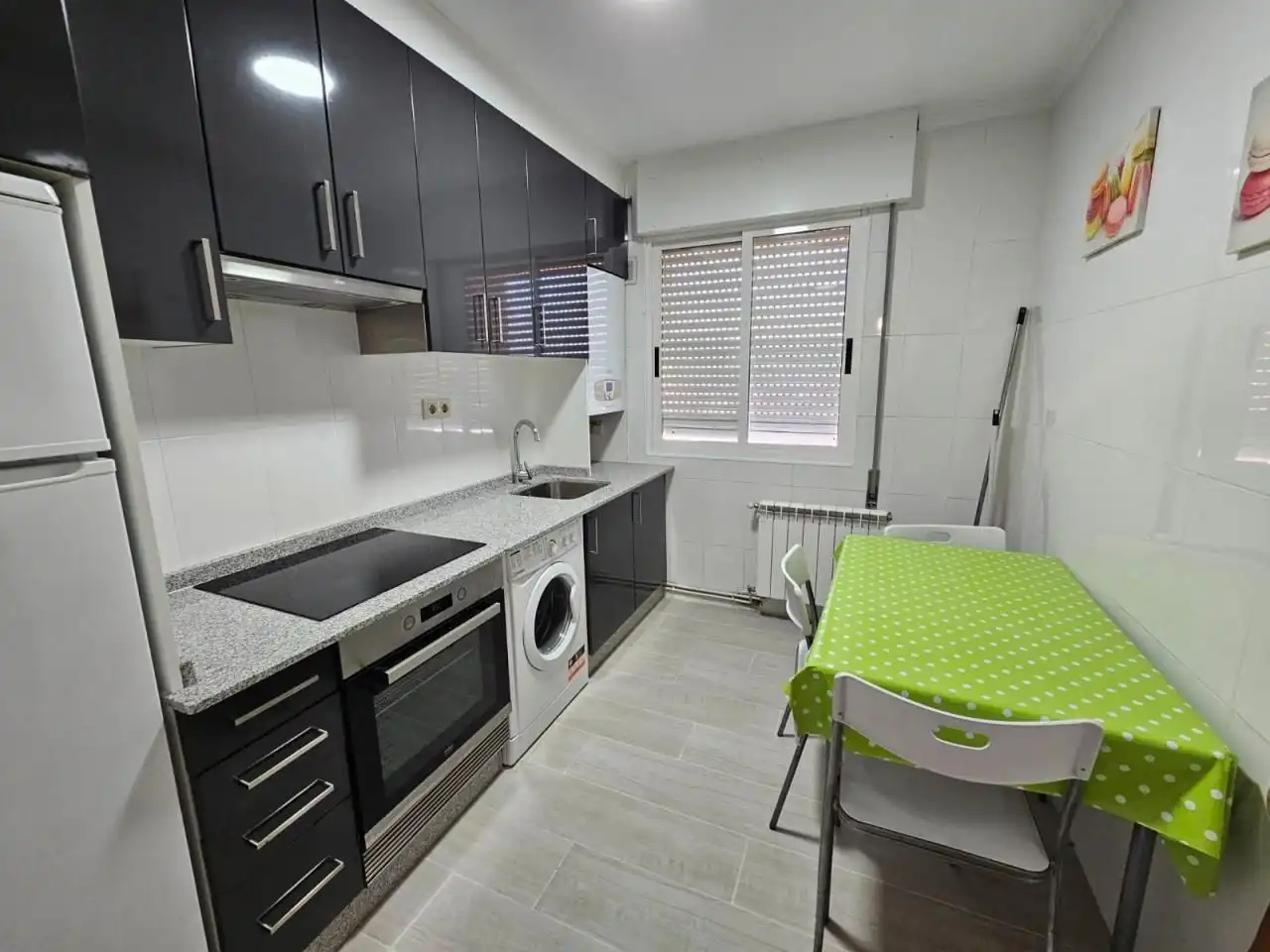 Cocina de Piso de alquiler en Ourense Capital  con Calefacción, Amueblado y Balcón