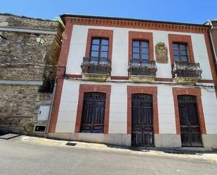 Vista exterior de Casa o xalet en venda en Ponferrada amb Terrassa