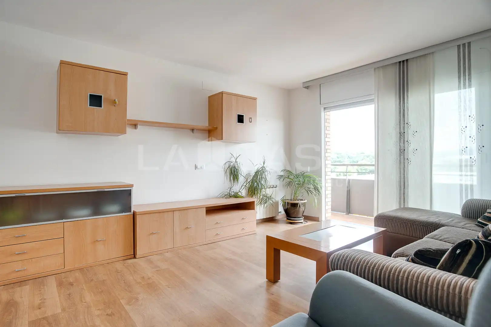 Sala d'estar de Pis en venda en Canovelles amb Aire condicionat, Calefacció i Parquet