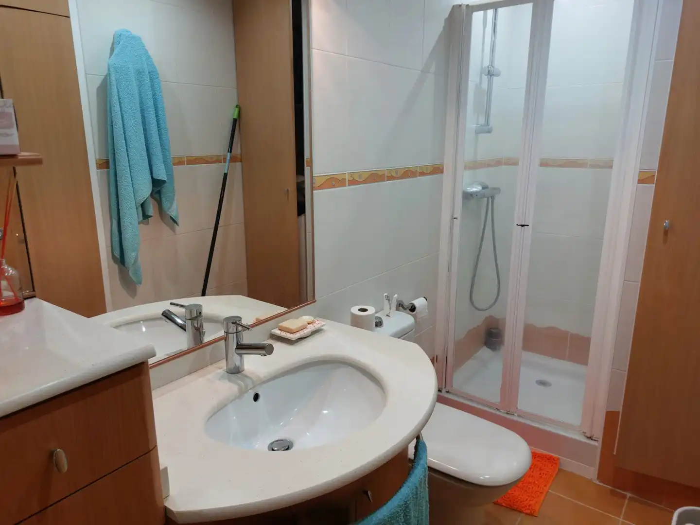 Bany de Apartament en venda en Castelldefels amb Terrassa i Piscina comunitària