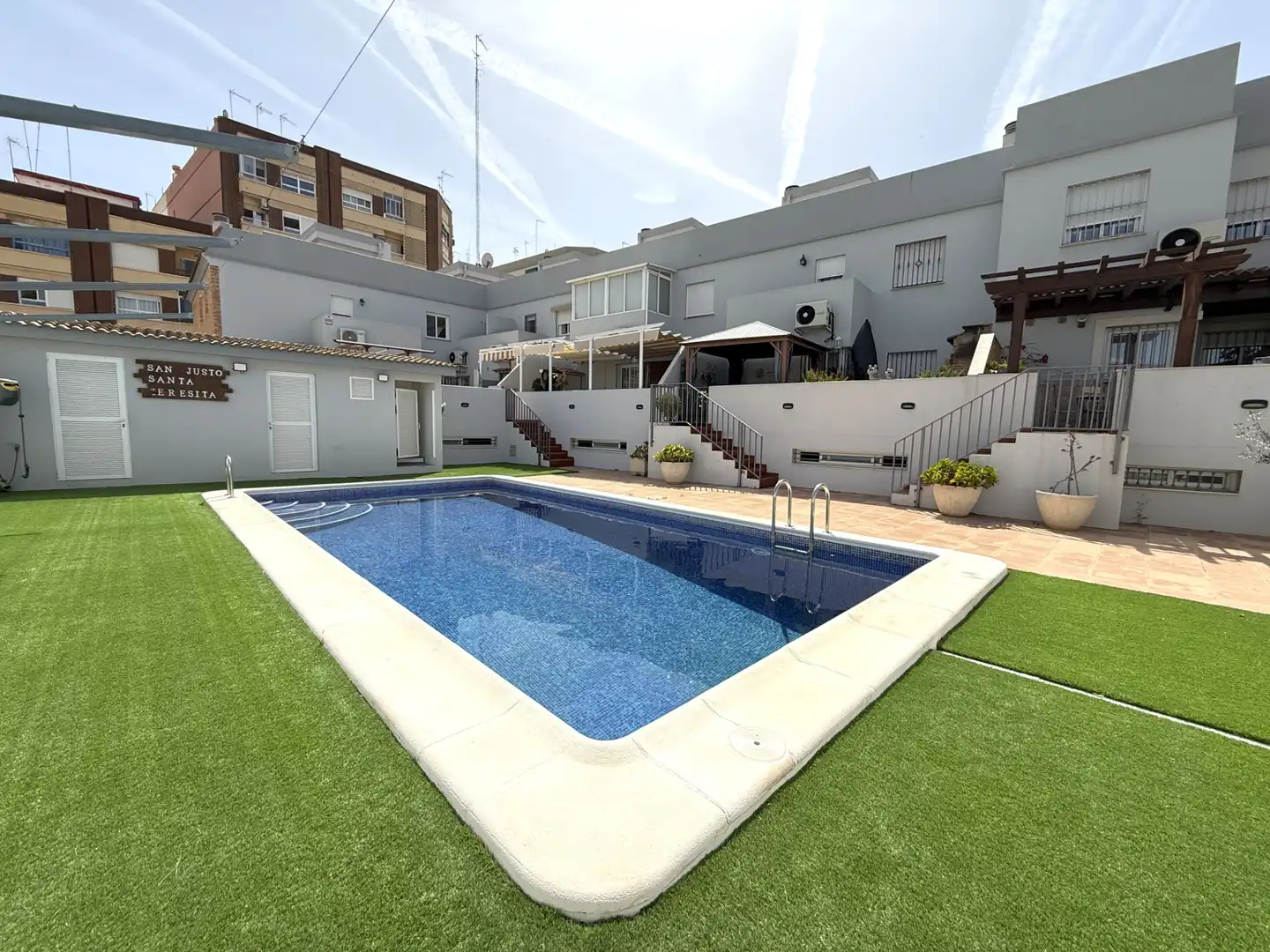 Piscina de Casa adosada en venta en Torrent con Terraza, Trastero y Piscina comunitaria