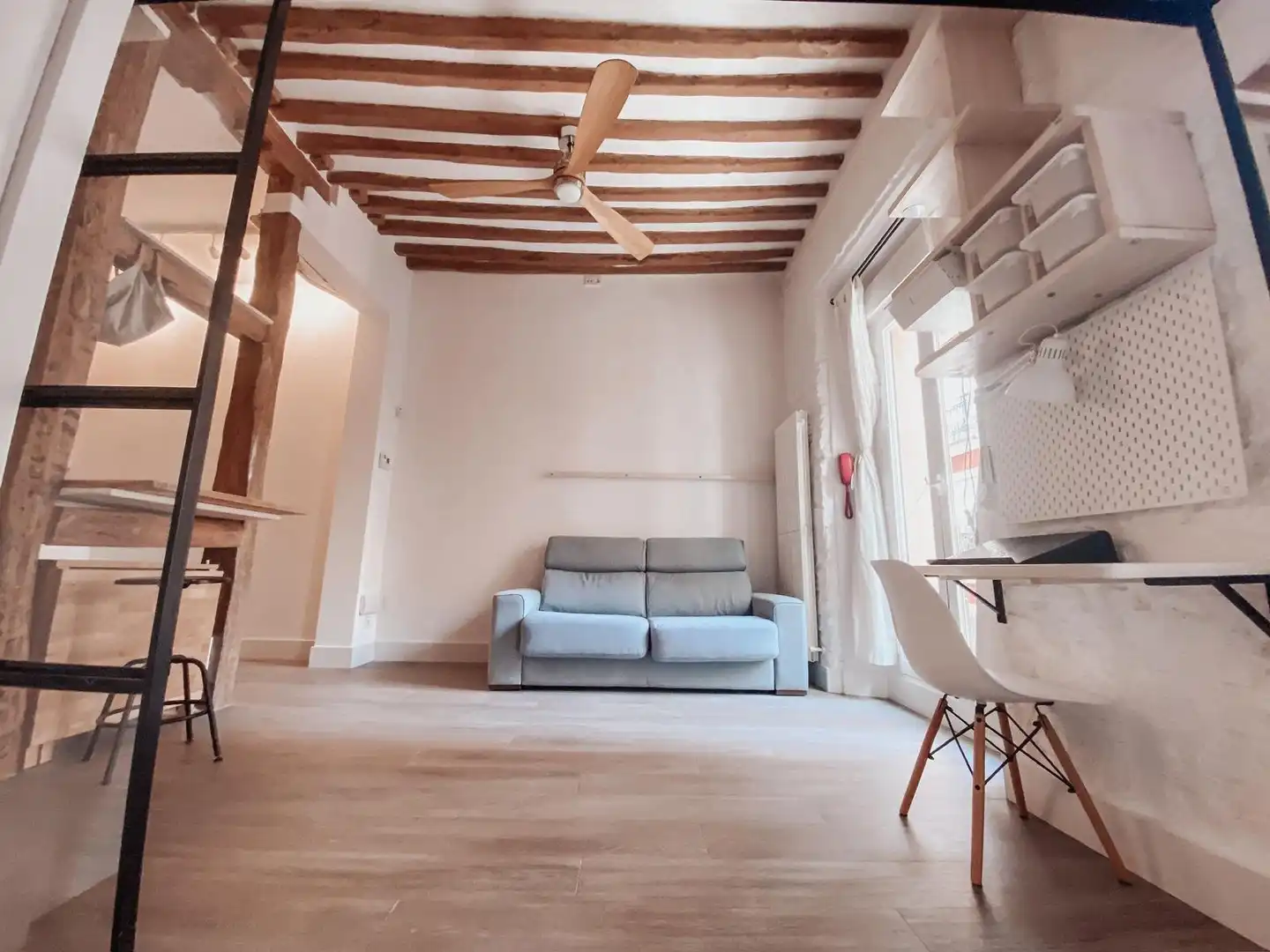 Sala d'estar de Apartament de lloguer en Madrid amb Aire condicionat, Calefacció i Forn