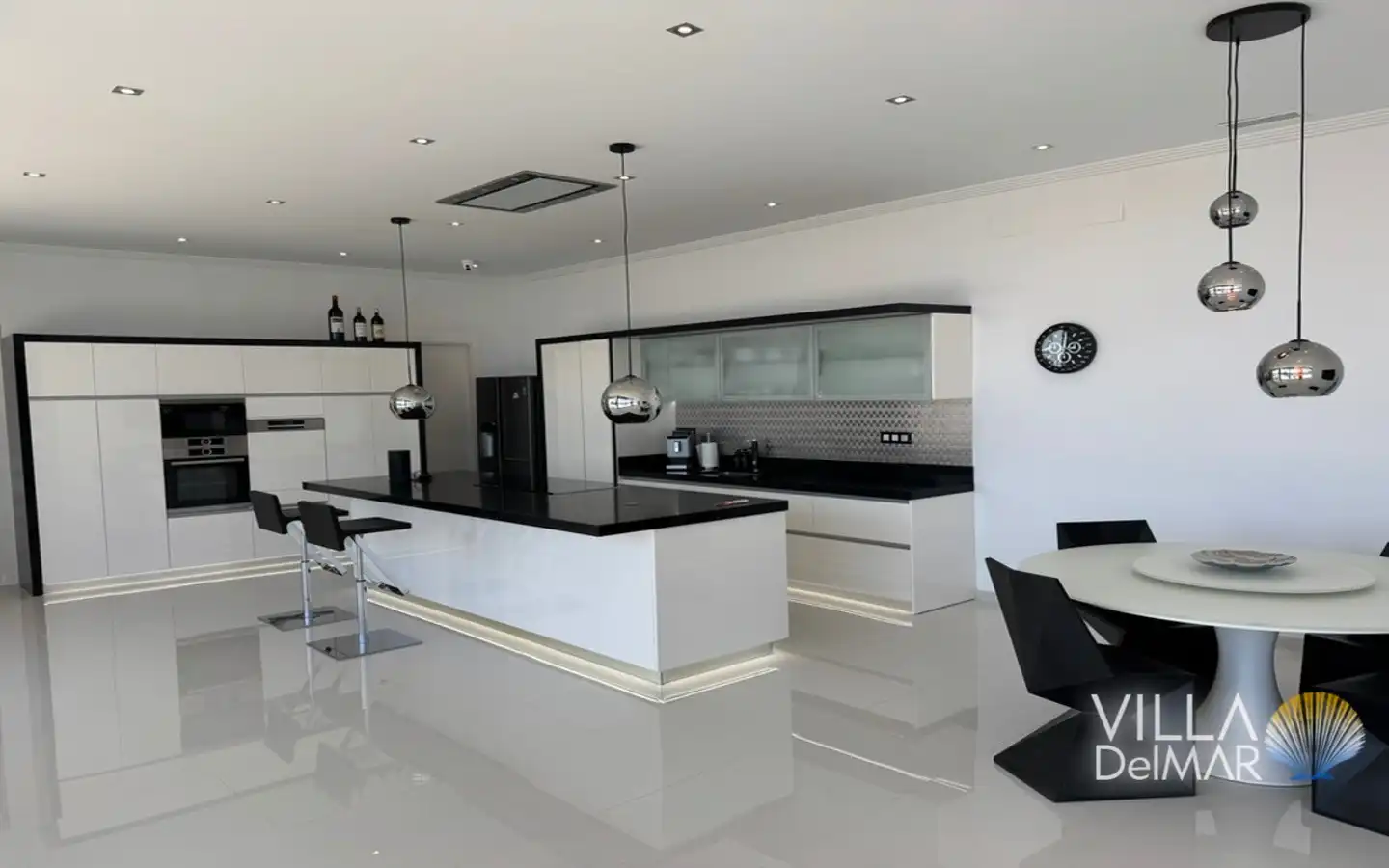 Küche von Haus oder Chalet zum Verkauf in Calpe / Calp mit Klimaanlage, Heizung und Privatgarten