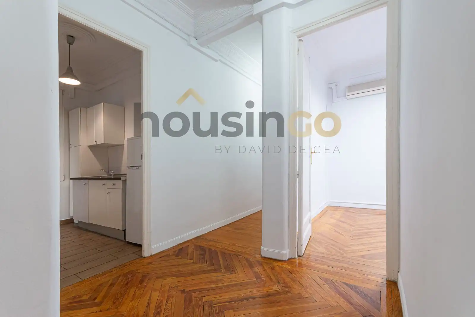 Bedroom of Office for rent in Madrid  with Air Conditioner, Heating and Balcony