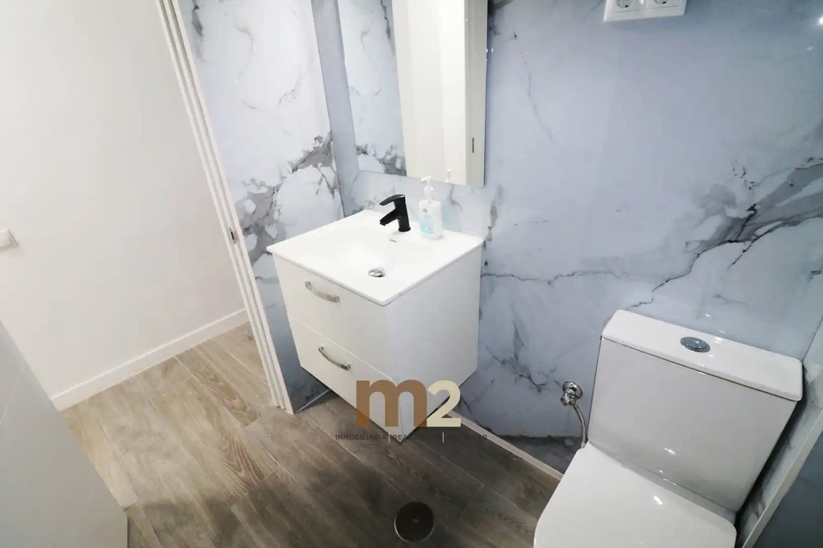 Baño de Apartamento en venta en Guardamar del Segura con Aire acondicionado, Amueblado y Horno
