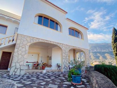 Vista exterior de Casa o xalet en venda en Dénia amb Aire condicionat, Calefacció i Jardí privat