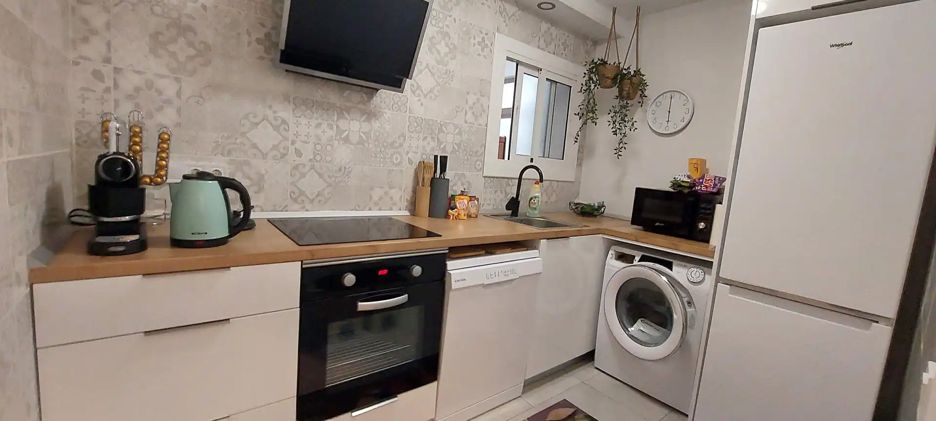 Küche von Wohnung zum Verkauf in Salou mit Klimaanlage, Heizung und Abstellraum