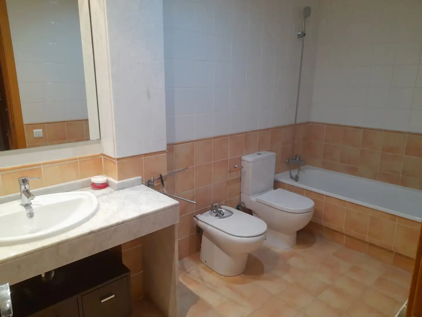Baño de Piso de alquiler en Sant Feliu de Llobregat con Aire acondicionado, Calefacción y Balcón