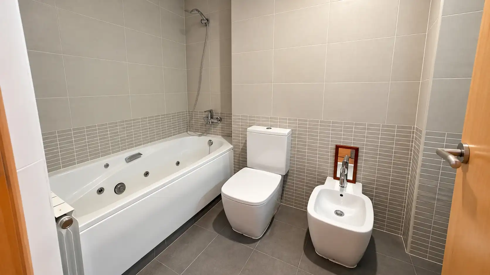 Baño de Piso en venta en Girona con Aire acondicionado, Calefacción y Parquet