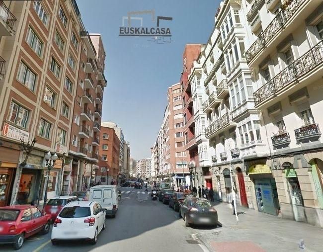 Vista exterior de Pis en venda en Bilbao  amb Calefacció i Terrassa