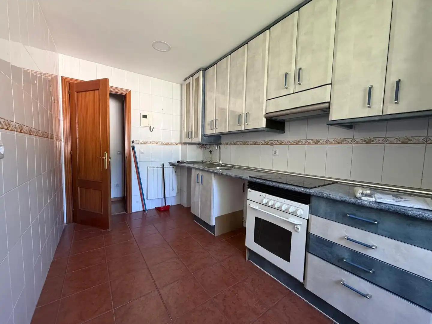Cocina de Dúplex en venta en Arroyomolinos (Madrid) con Calefacción, Jardín privado y Parquet