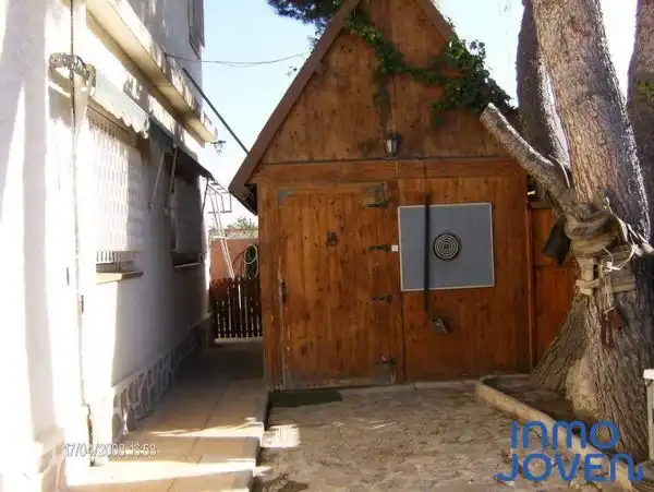 Vista exterior de Casa o xalet en venda en El Campello amb Aire condicionat, Jardí privat i Terrassa