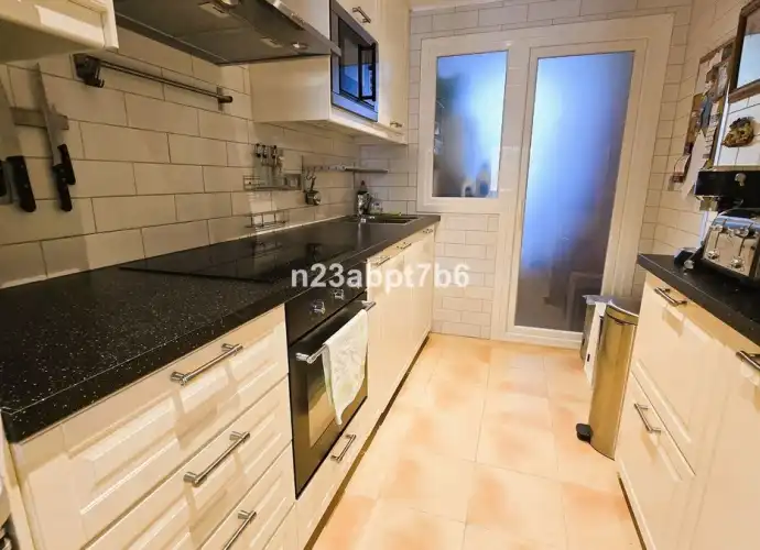Cocina de Apartamento en venta en Marbella con Aire acondicionado, Terraza y Trastero