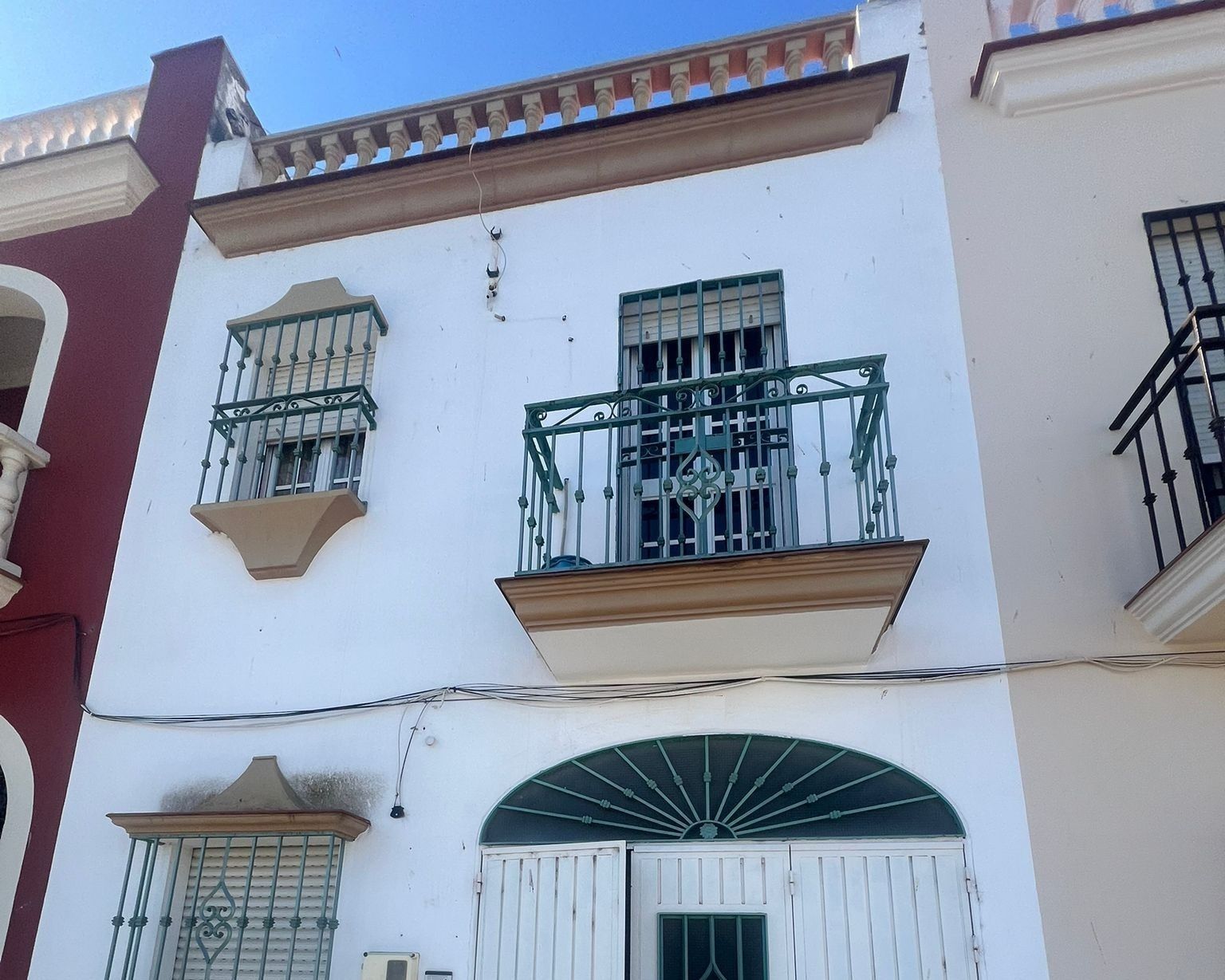 Exterior view of Single-family semi-detached for sale in Los Palacios y Villafranca