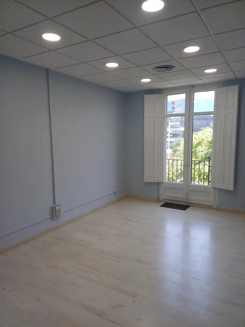 Habitación de Oficina de alquiler en Tarragona