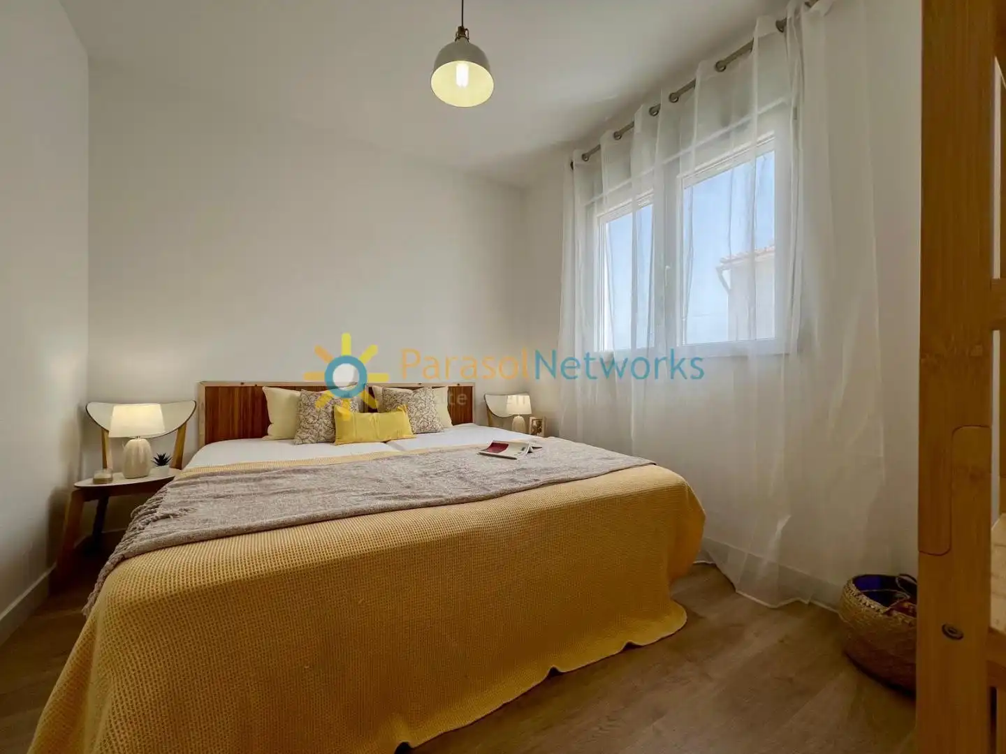 Schlafzimmer von Wohnungen zur Miete in Oliva mit Klimaanlage, Terrasse und Möbliert