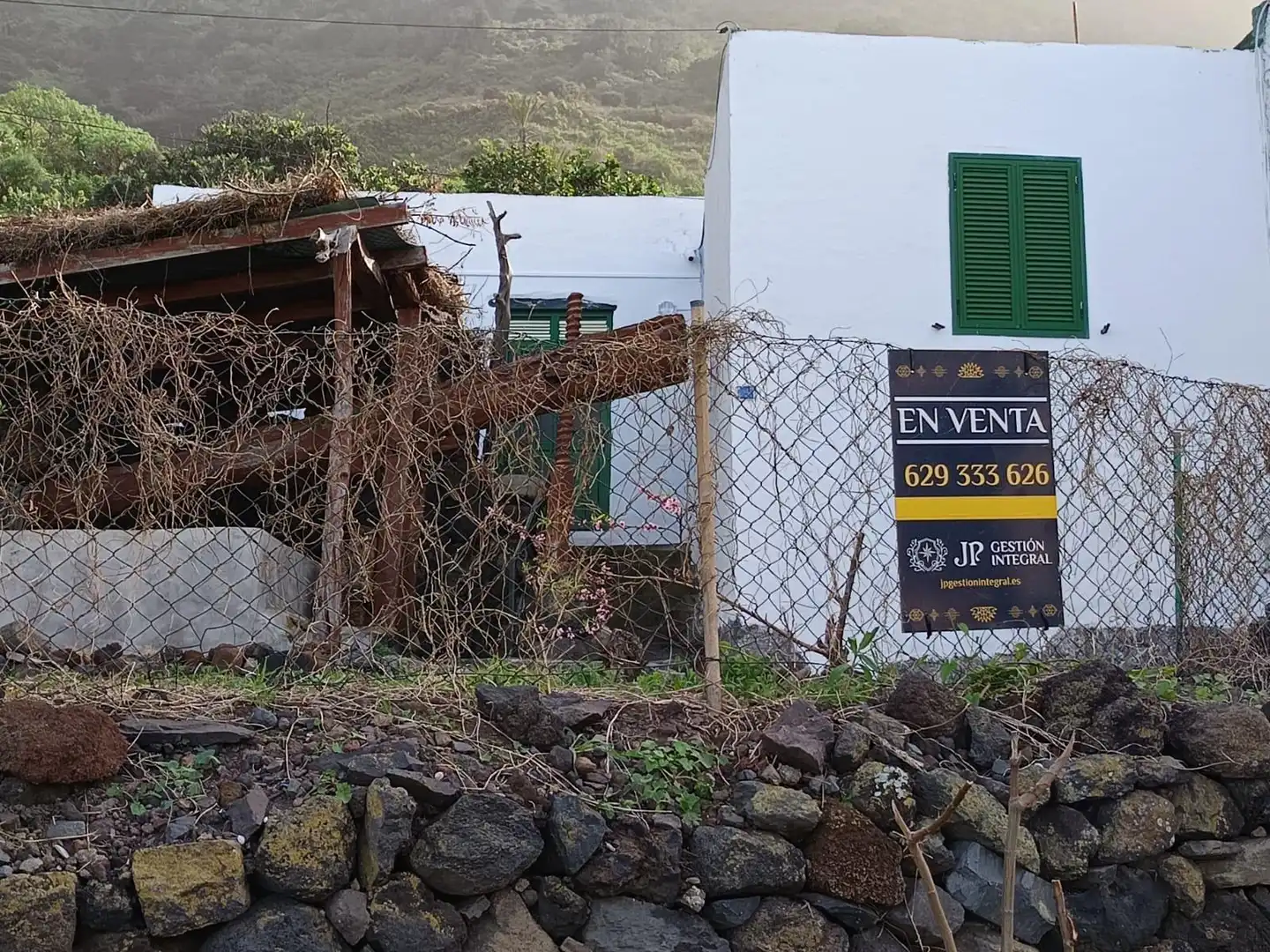 Vista exterior de Casa o xalet en venda en Frontera amb Jardí privat
