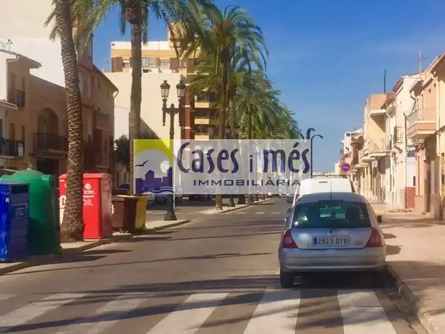 Vista exterior de Local en venta en Rafelbuñol / Rafelbunyol