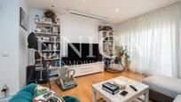 Living room of Flat for sale in  Madrid Capital  with Air Conditioner, Heating and Private garden