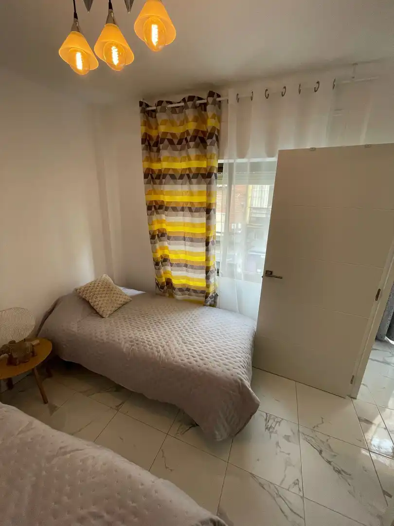 Habitación de Piso de alquiler en Vélez-Málaga con Aire acondicionado, Calefacción y Terraza