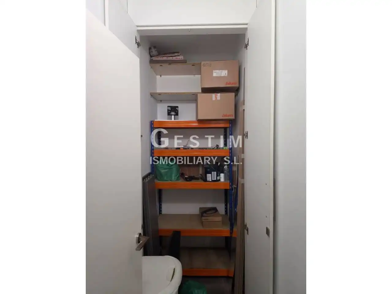 Piso en venta en Vic con Calefacción, Trastero y Balcón