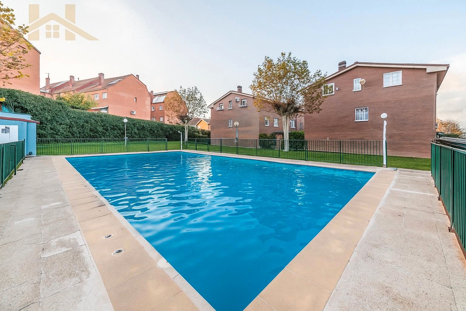 Swimming pool of Flat for sale in Colmenar Viejo  with Air Conditioner, Heating and Parquet flooring