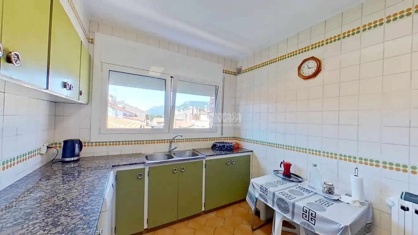 Cocina de Piso en venta en Berga con Balcón