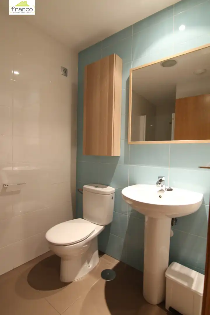 Bany de Apartament de lloguer en Murcia amb Aire condicionat i Moblat