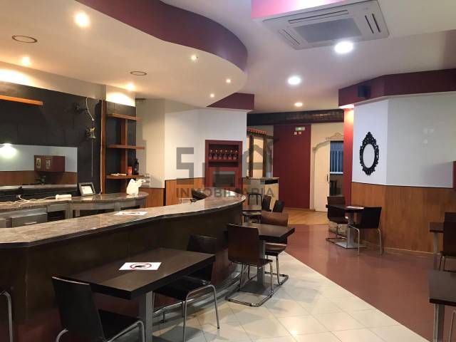 Local comercial en Alquiler en Universidad