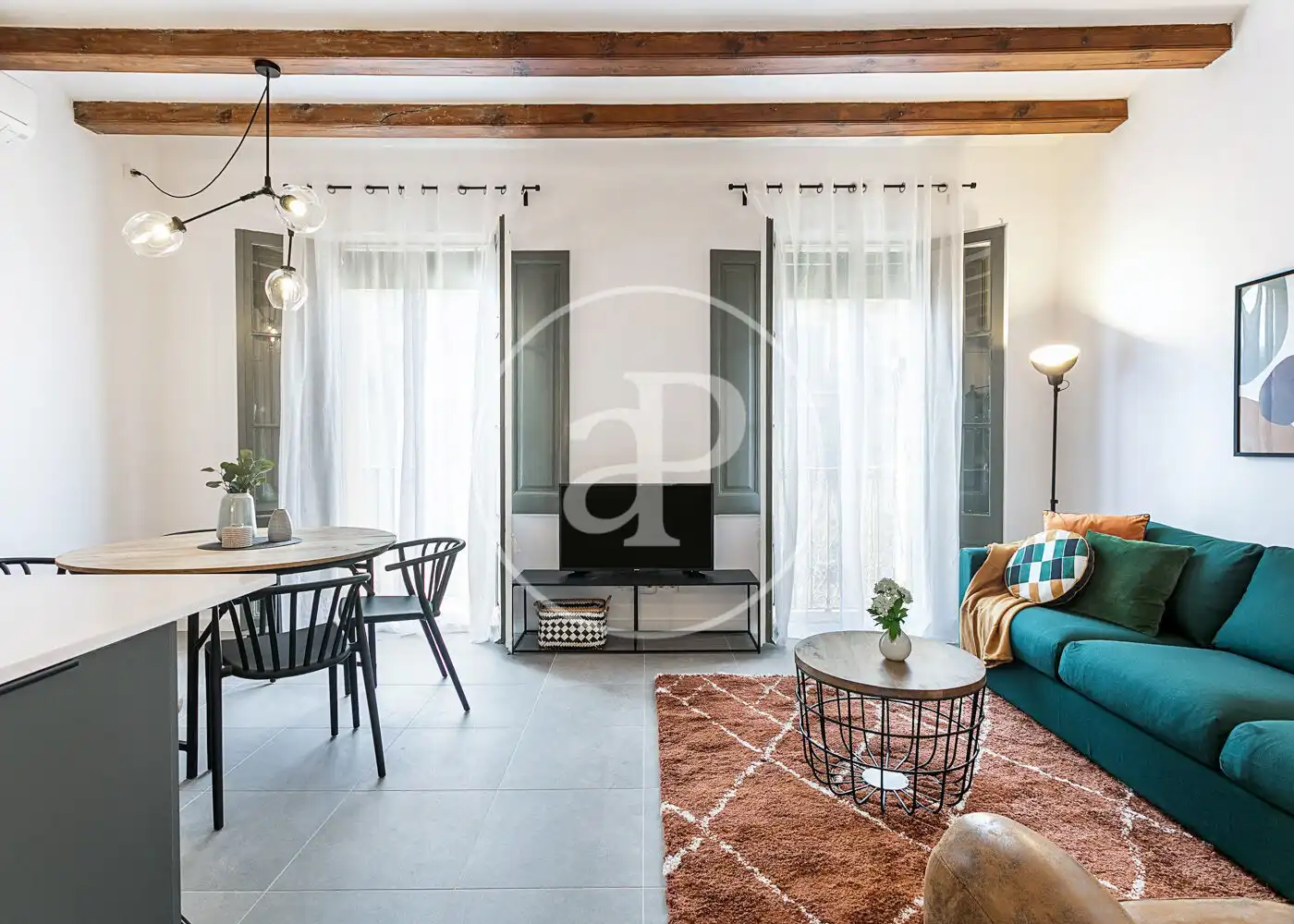 Piso con terraza en venta en Carrer de Girona, imagen 2