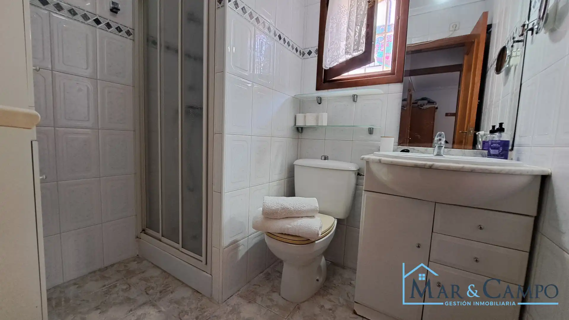 Baño de Casa adosada en venta en Los Alcázares con Aire acondicionado, Jardín privado y Amueblado