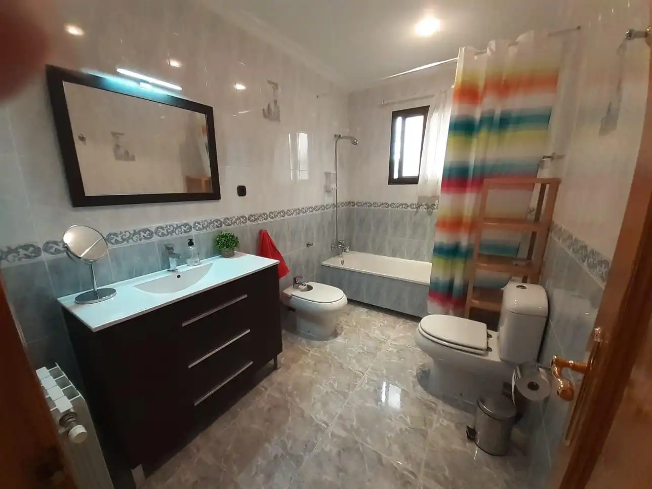 Bany de Casa o xalet en venda en Elche / Elx amb Aire condicionat, Jardí privat i Piscina