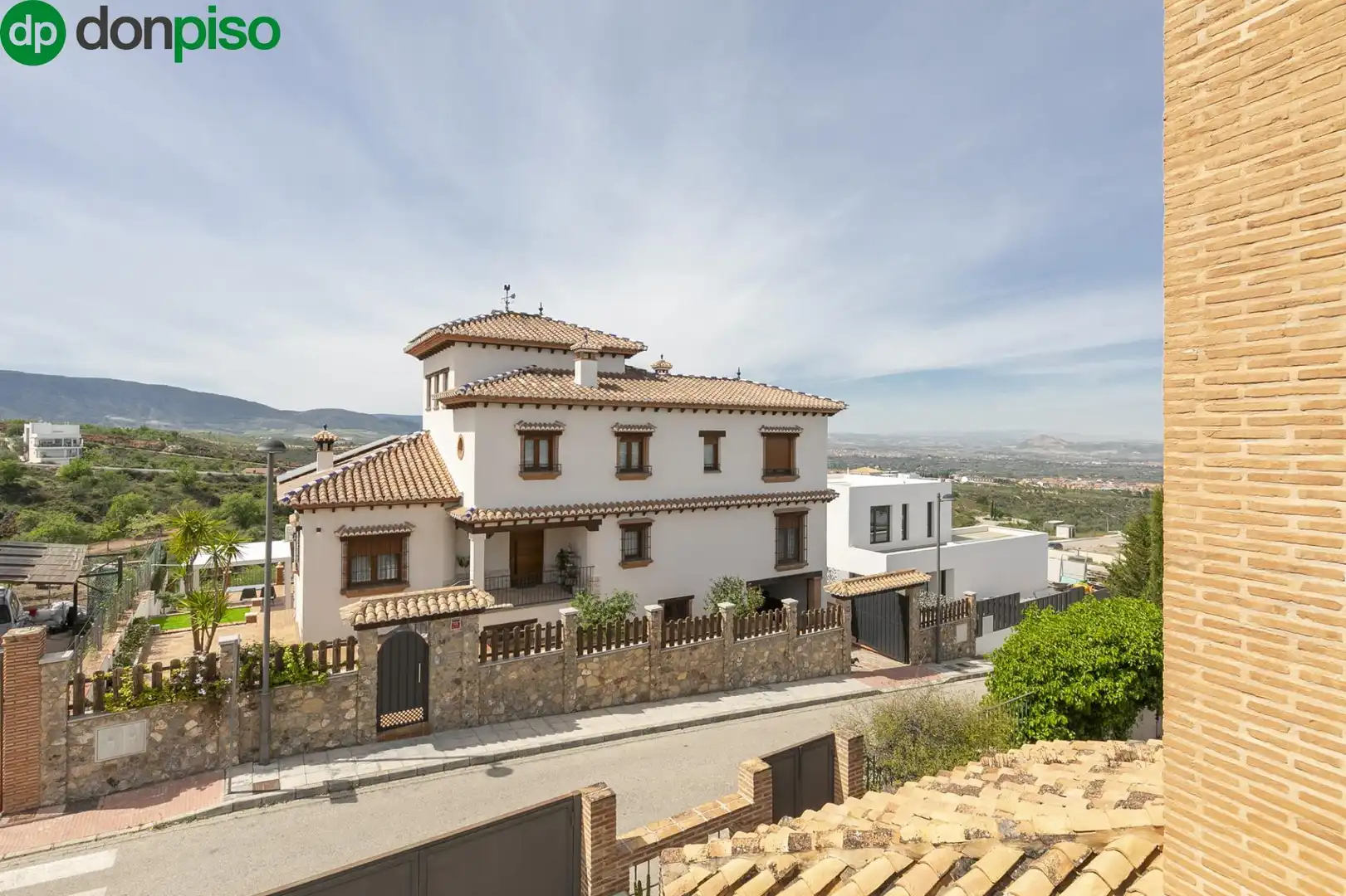 Houses for sale in Calle Cúllar Vega, Altos de la Zubia