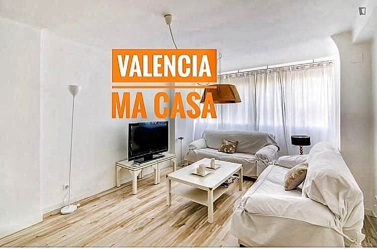 Dormitori de Apartament de lloguer en  Valencia Capital amb Aire condicionat, Moblat i Internet