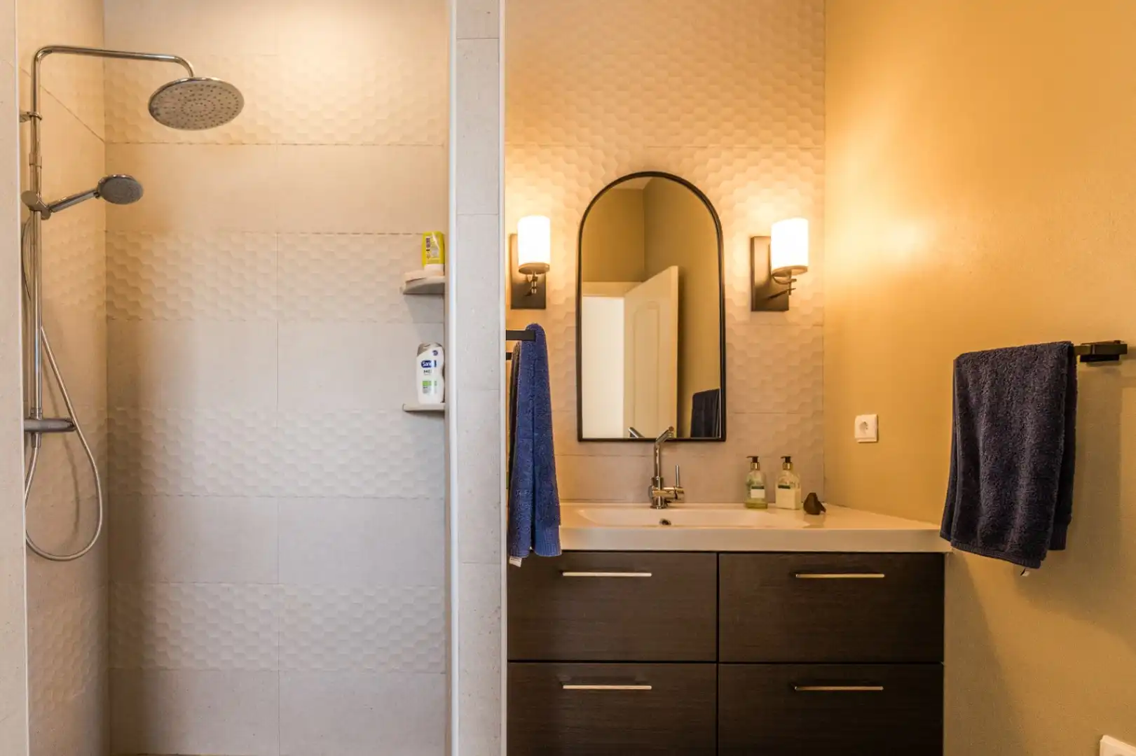 Bathroom of Houses for sale in Dénia  with Air Conditioner, Heating and Private garden