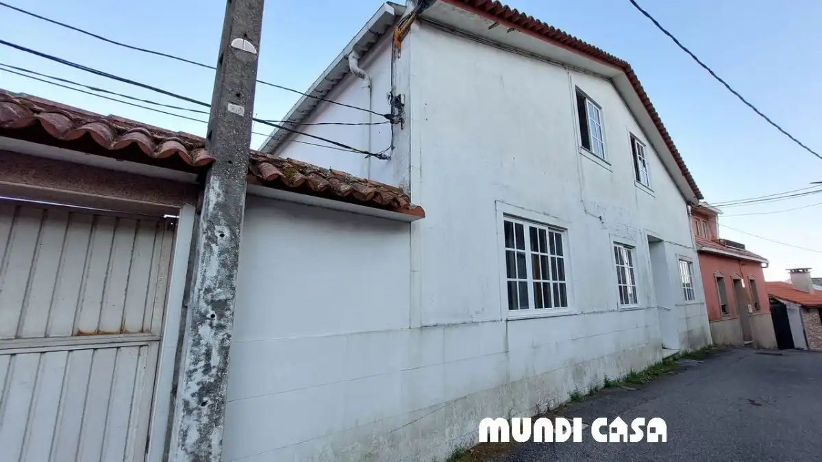 Vista exterior de Casa o xalet en venda en A Pobra do Caramiñal amb Calefacció, Terrassa i Traster