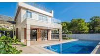 Vista exterior de Casa o xalet en venda en Finestrat amb Aire condicionat, Terrassa i Piscina