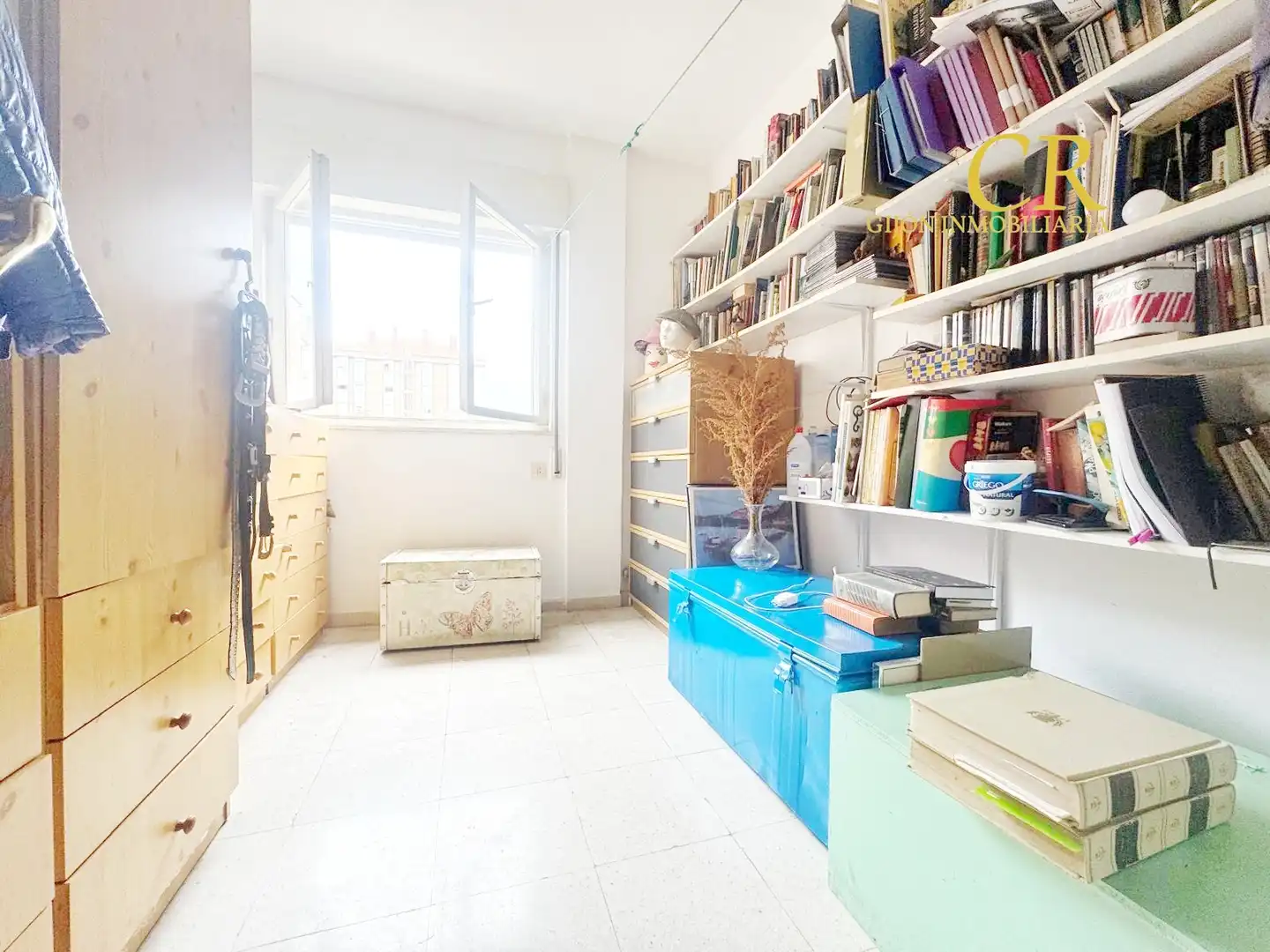 Habitación de Piso en venta en Gijón  con Amueblado