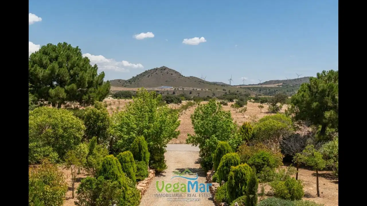 Country homes for sale in Freila