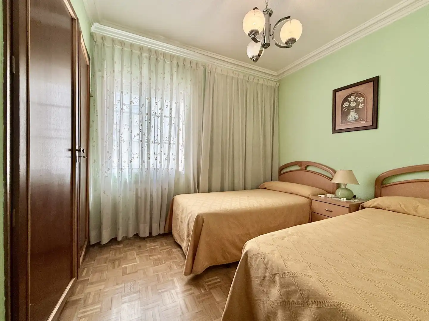 Bedroom of Flat for sale in Madrid  with Heating, Parquet flooring and Terrace