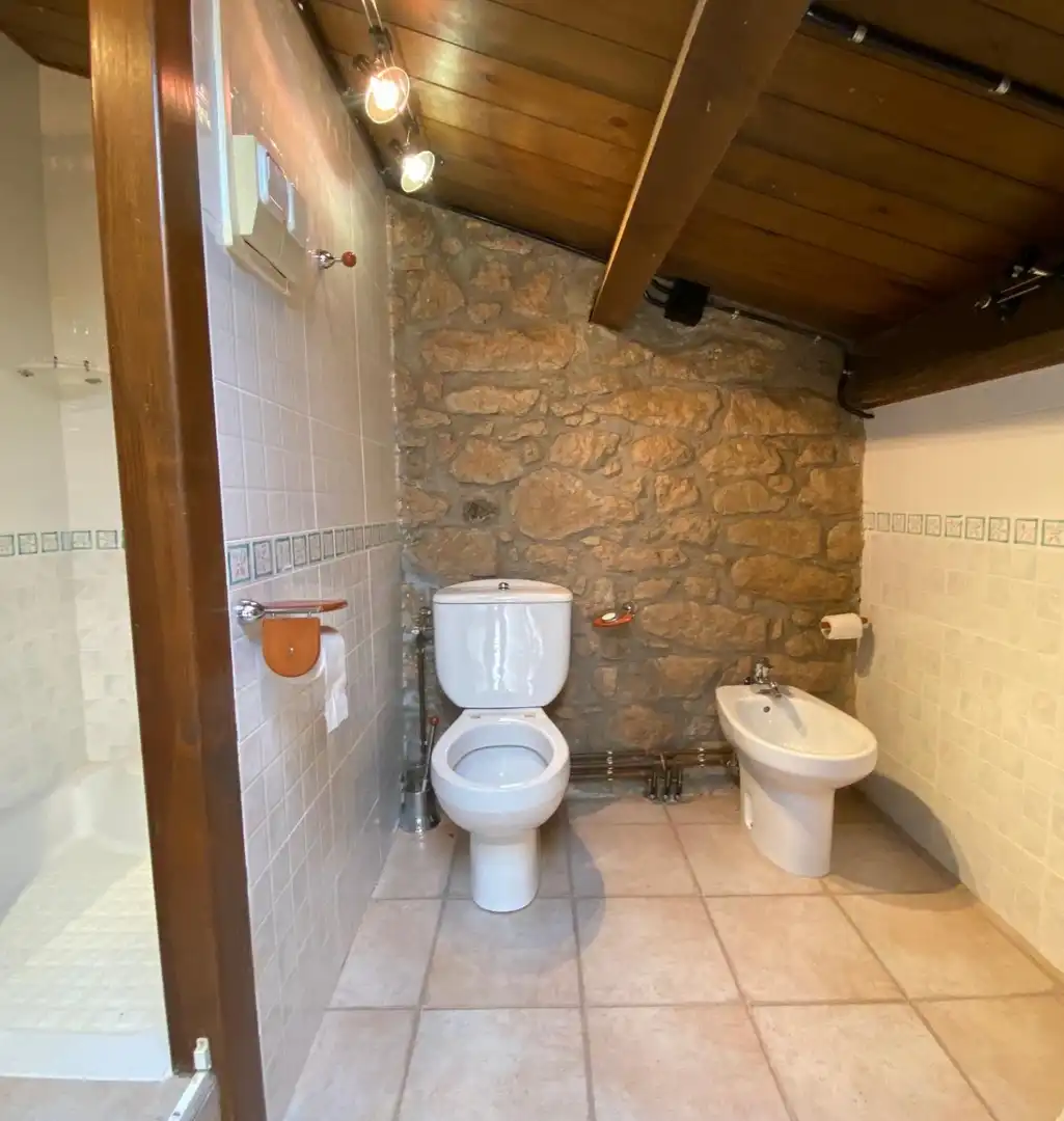 Baño de Finca rústica en venta en La Quar con Calefacción y Jardín privado