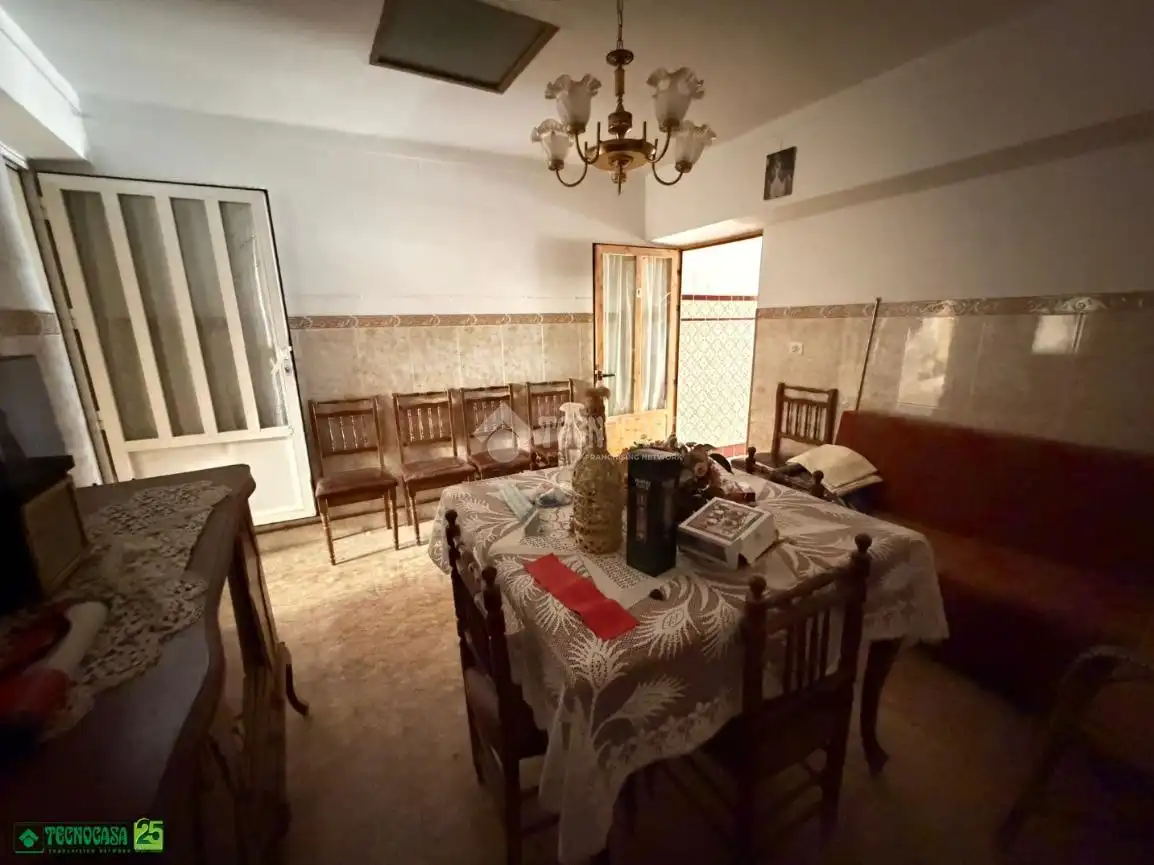 Casa aparellada en venda a Granátula de Calatrava, imagen 8