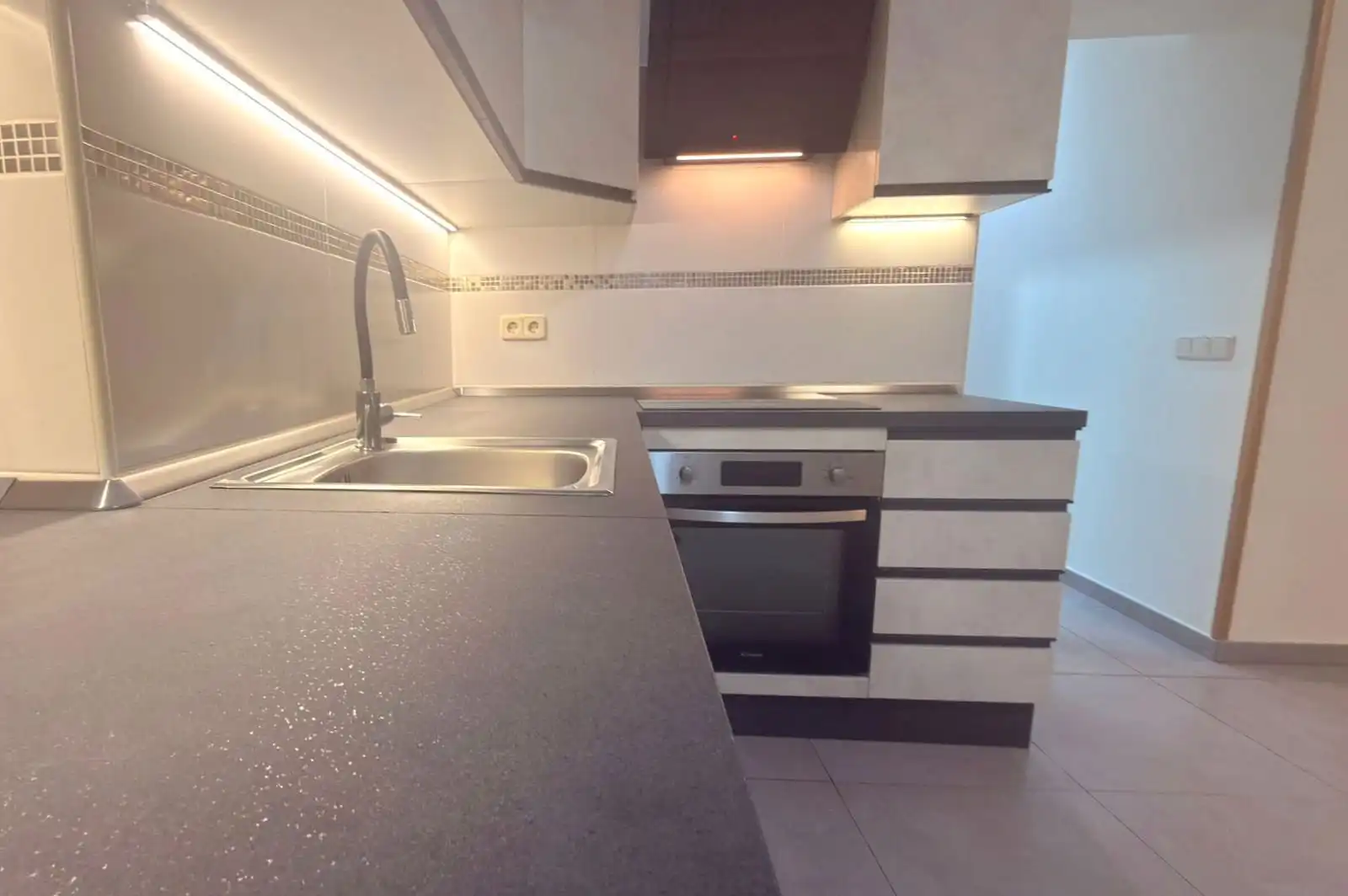 Cuina de Pis en venda en Madrid amb Calefacció i TV