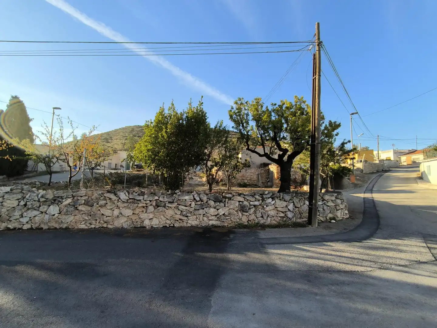 Vista exterior de Finca rústica en venda en Algueña amb Calefacció i Terrassa