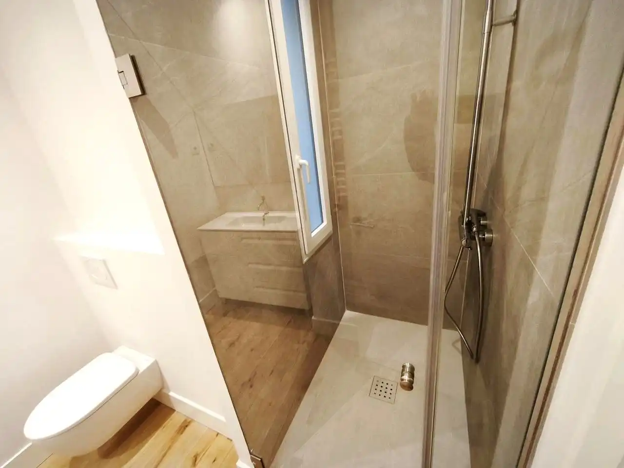 Badezimmer von Wohnung zur Miete in Barrio de Salamanca