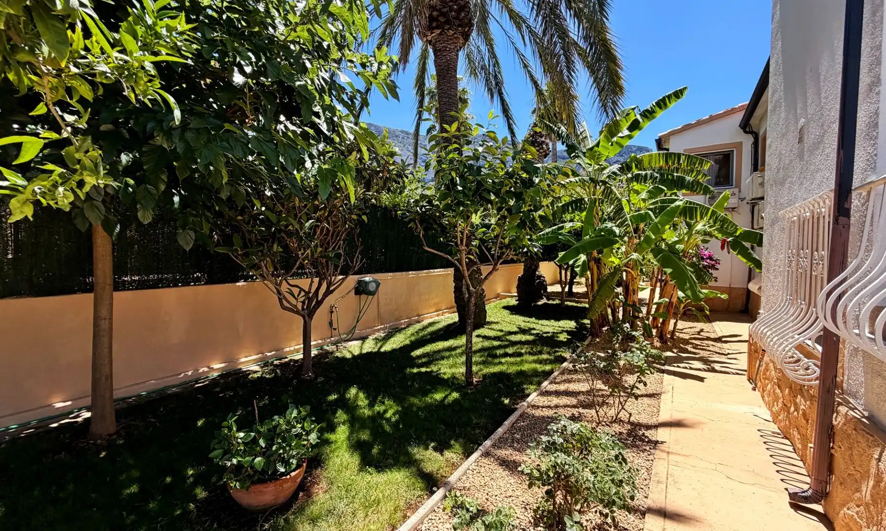Jardín de Casa o chalet en venta en Dénia con Aire acondicionado, Calefacción y Jardín privado