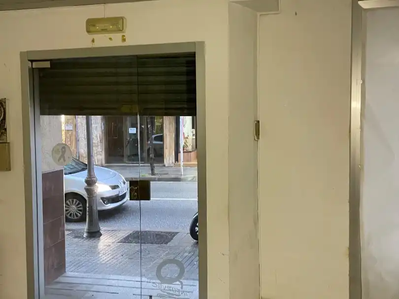 Local comercial en venta en Avinguda de l'Onze de Setembre 5, imagen 2