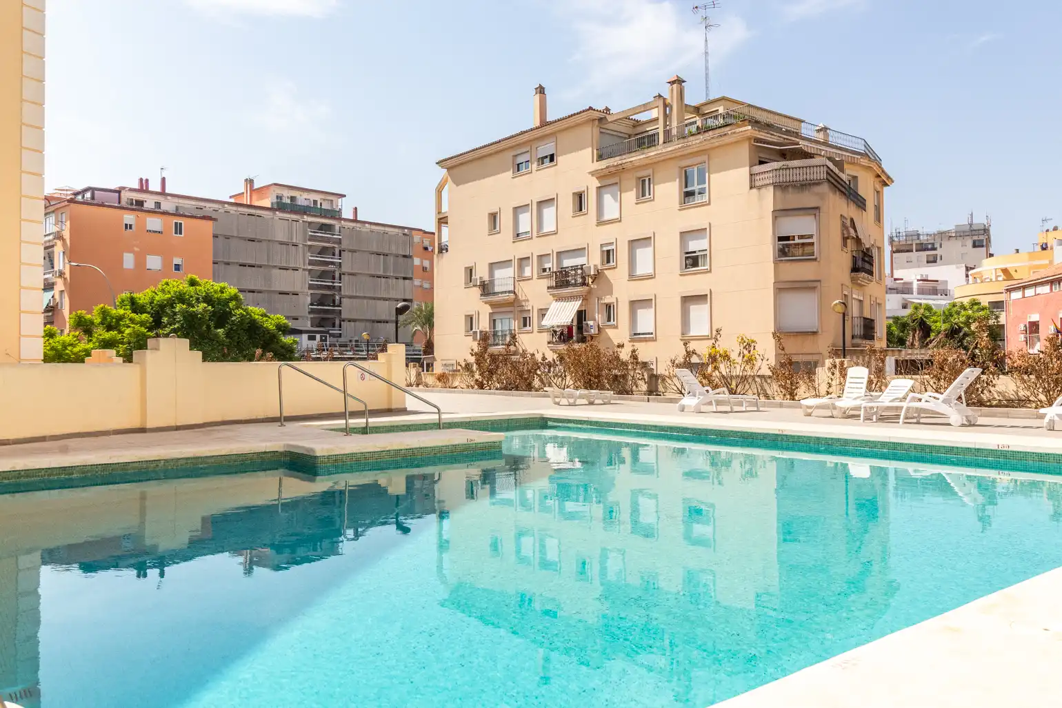 Apartament amb piscina en venda a Pasaje Fuenmolinos, imagen 2