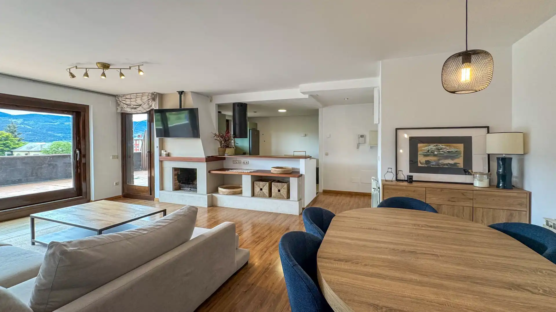 Wohnzimmer von Wohnung zum Verkauf in Puigcerdà mit Heizung, Parkett und Terrasse
